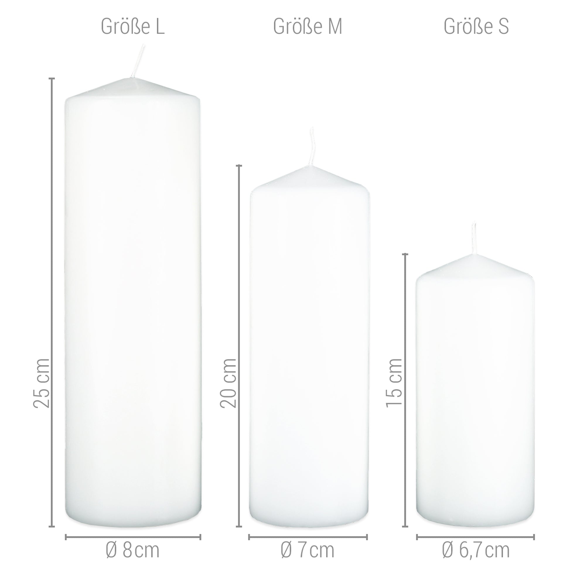 Größenvergleich Kerzen – drei weiße Stumpenkerzen in unterschiedlichen Höhen als Übersicht mit Maßangaben