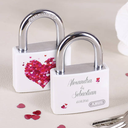 Liebesschloss mit Wunschnamen und Datum