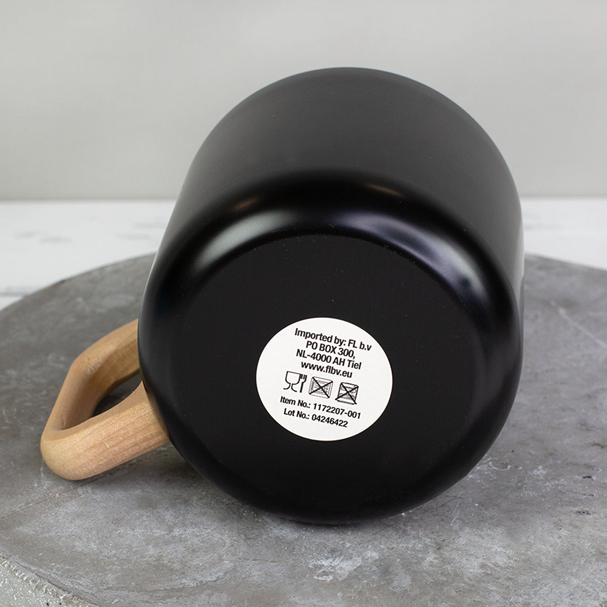 Edelstahl Tasse mit Holzgriff 'Einatmen Ausatmen Lächeln' als Geschenk –