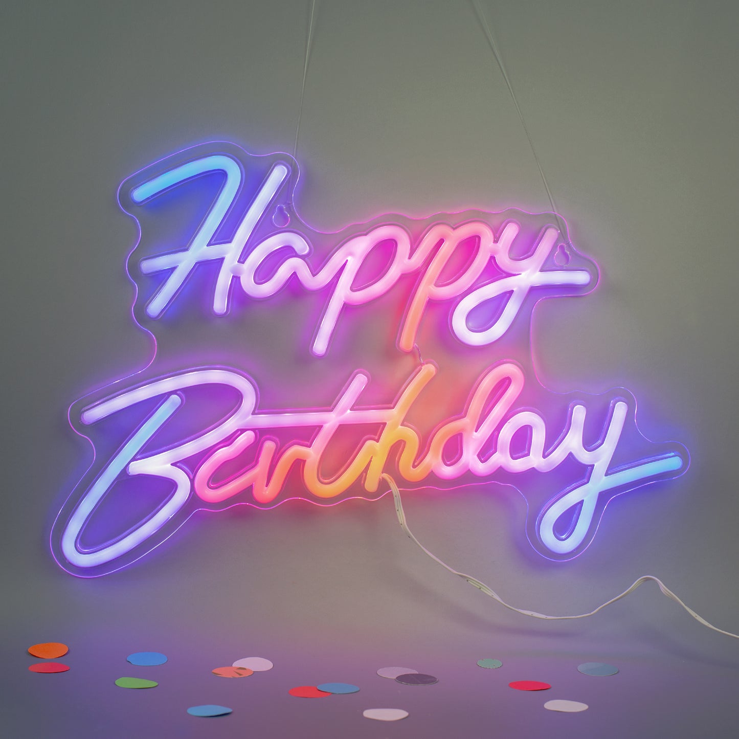 Beleuchtetes Happy Birthday Schild mit pink lila LED Licht als Geburtstag Deko