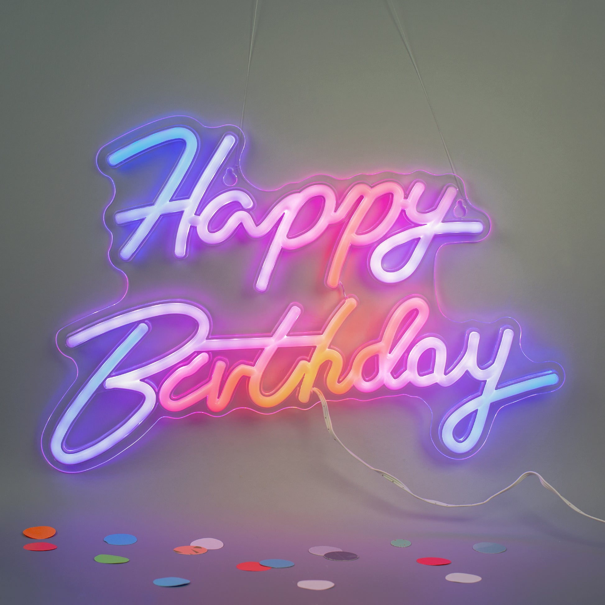 Beleuchtetes Happy Birthday Schild mit pink lila LED Licht als Geburtstag Deko