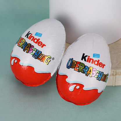 Namenstasse in bunten Frühlingsfarben mit verschiedenen Füllungen