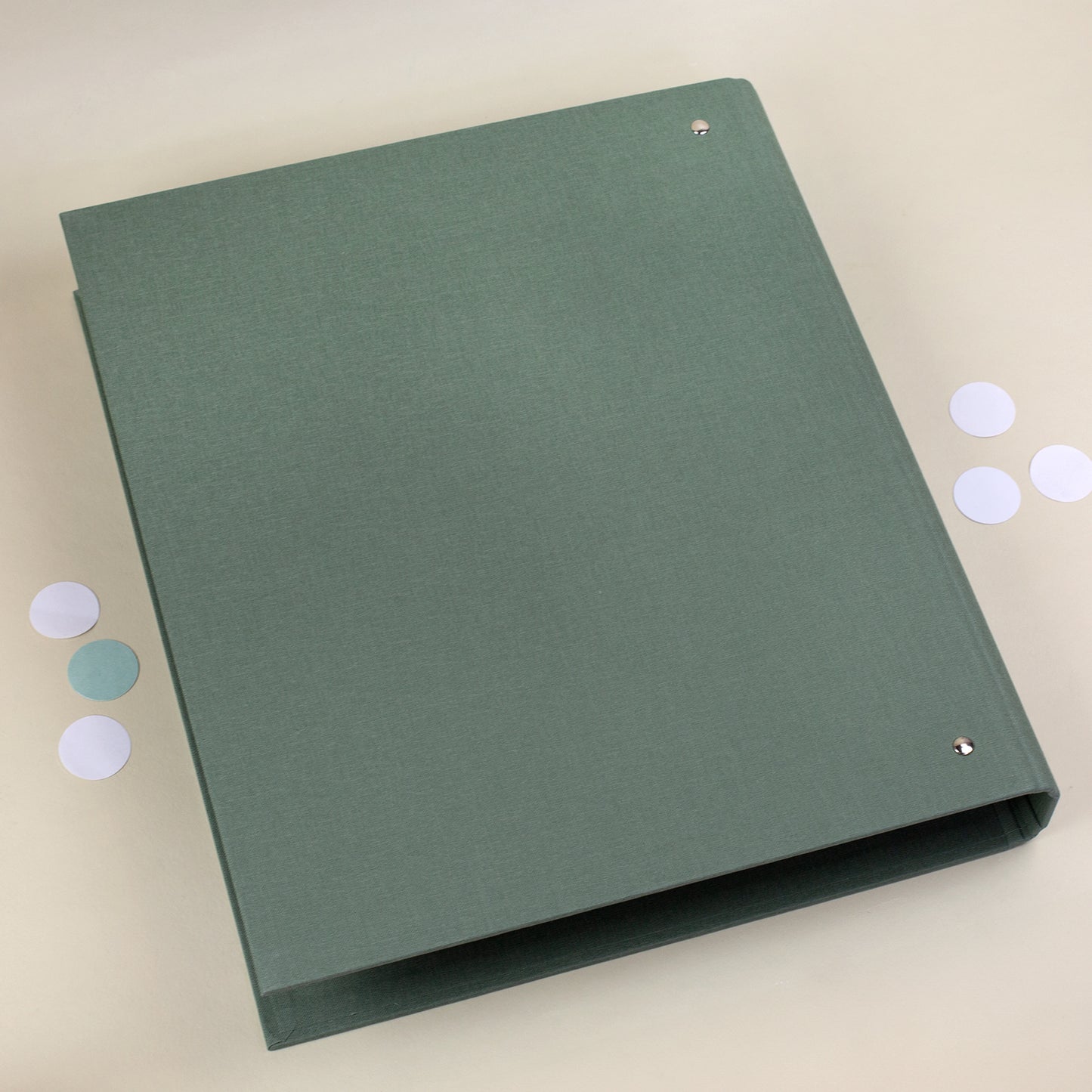 Grüne Zeugnismappe von der Rückseite