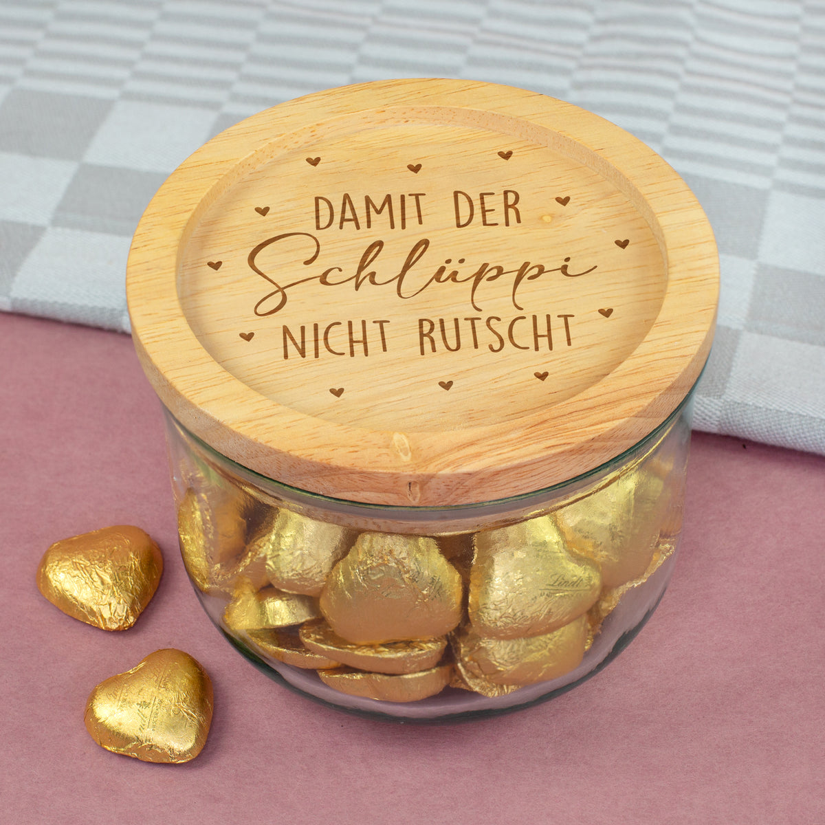 Lustige 600 ml Glasdose aus recyceltem Glas mit graviertem Holzdeckel und Herzmotiven