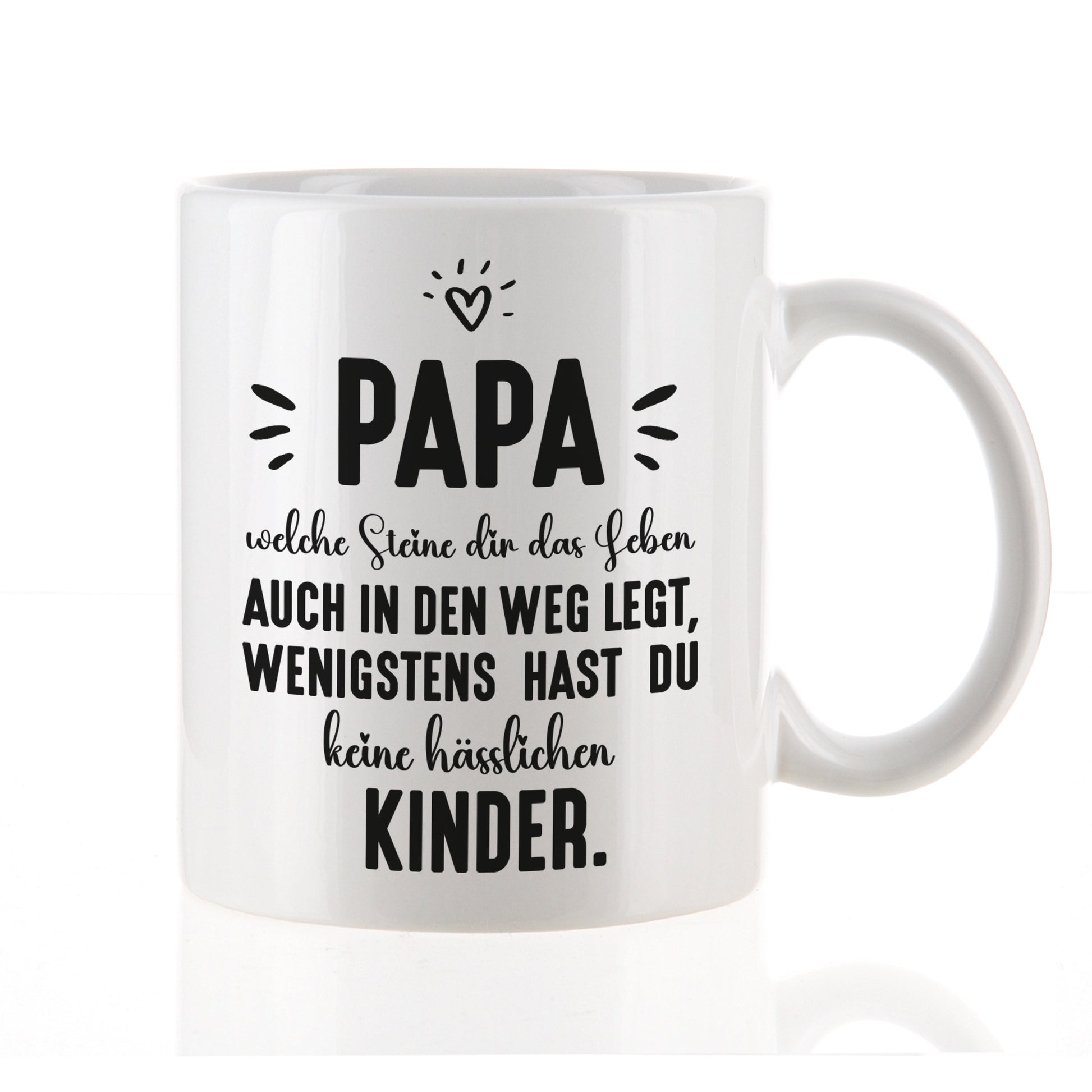 Keramiktasse für Papa mit schwarzer Schrift und Herzsymbol, Spruch „wenigstens hast du keine hässlichen Kinder“