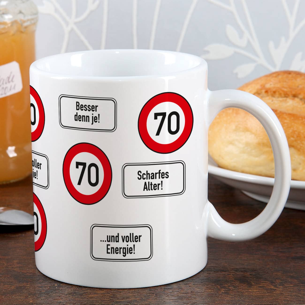 große Kaffeetasse zum 70. Geburtstag mit Verkehrszeichen – geschenke