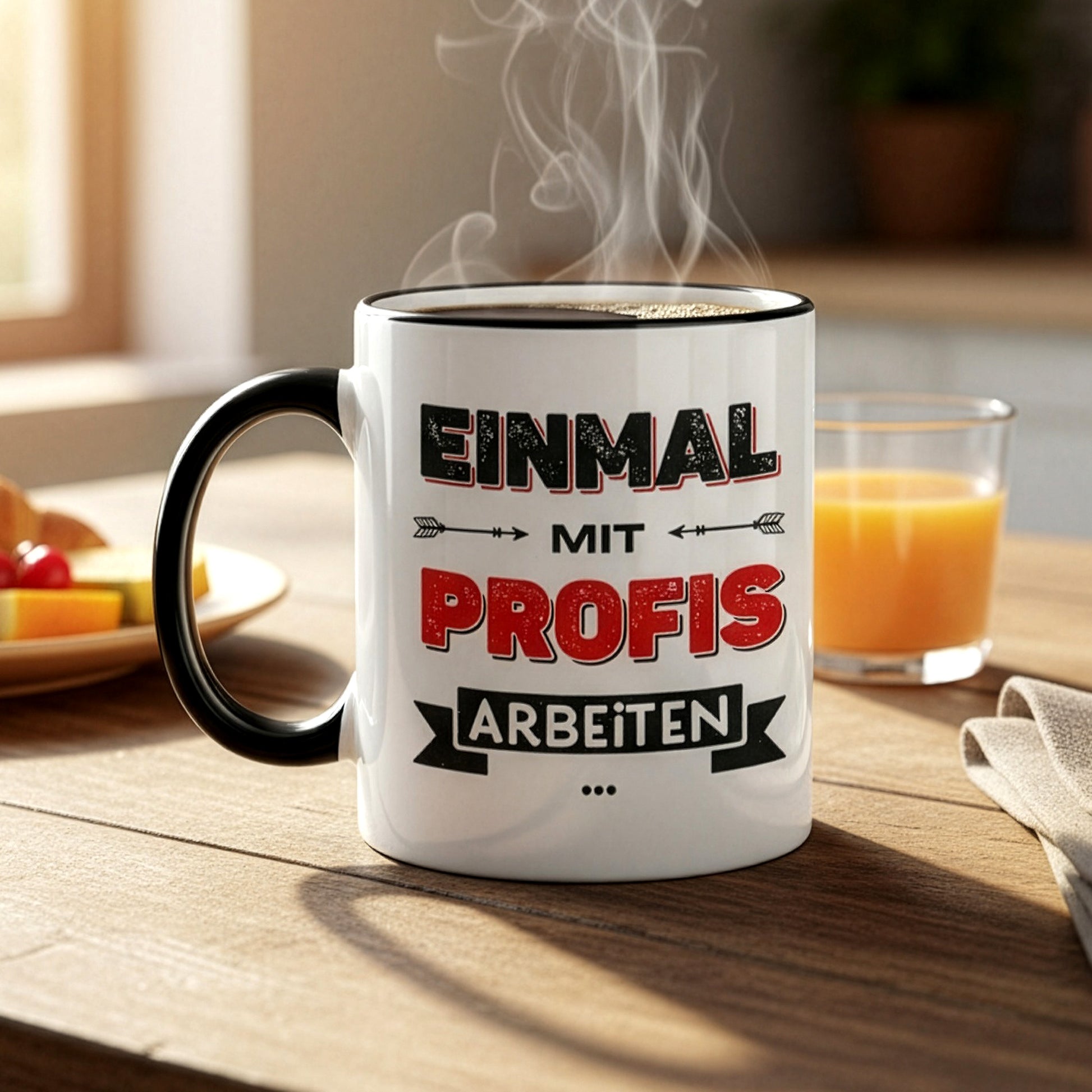 Kaffee Tasse Einmal mit Profis arbeiten auf Holztisch