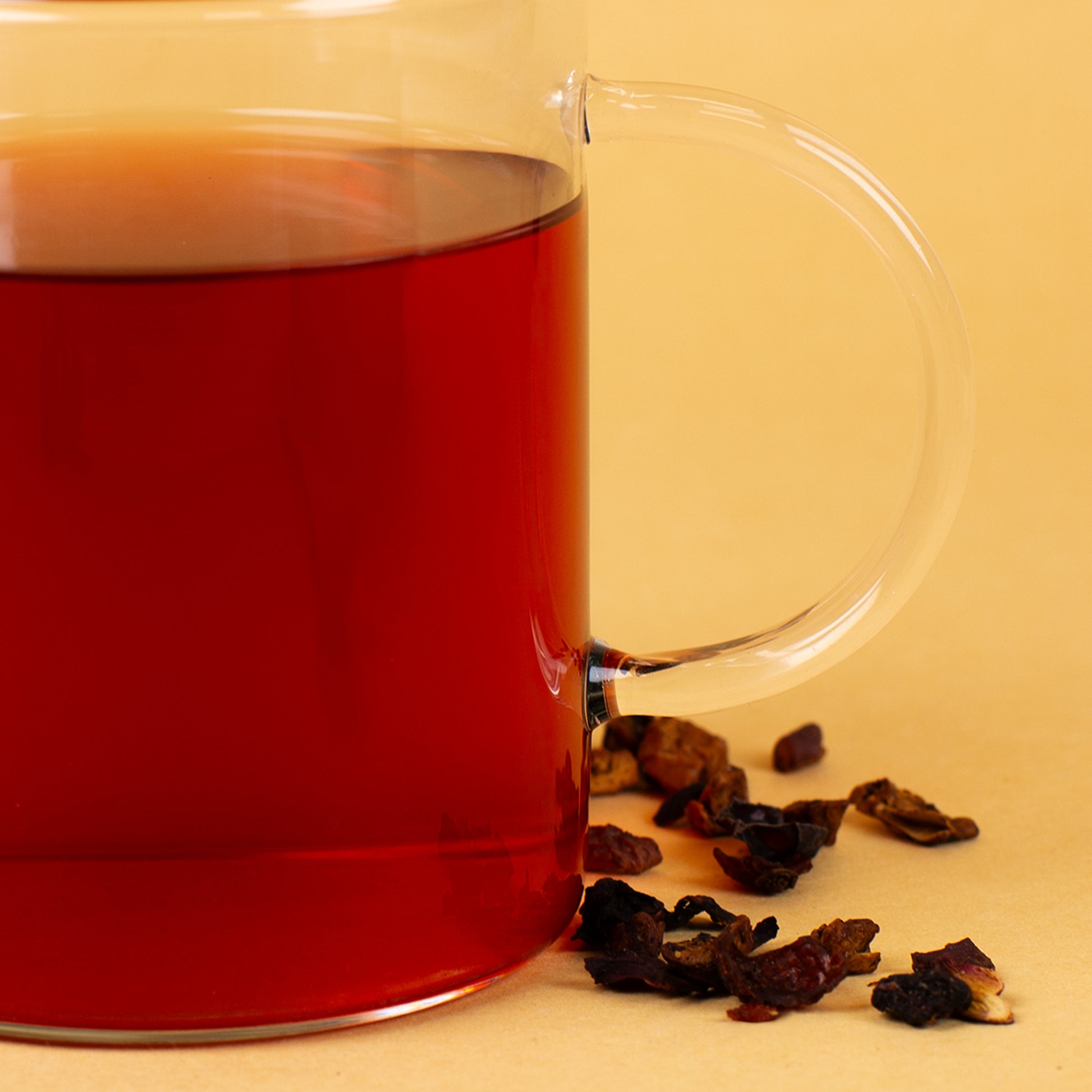 Detailaufnahme des Henkels des Leonardo-Glases mit Tee