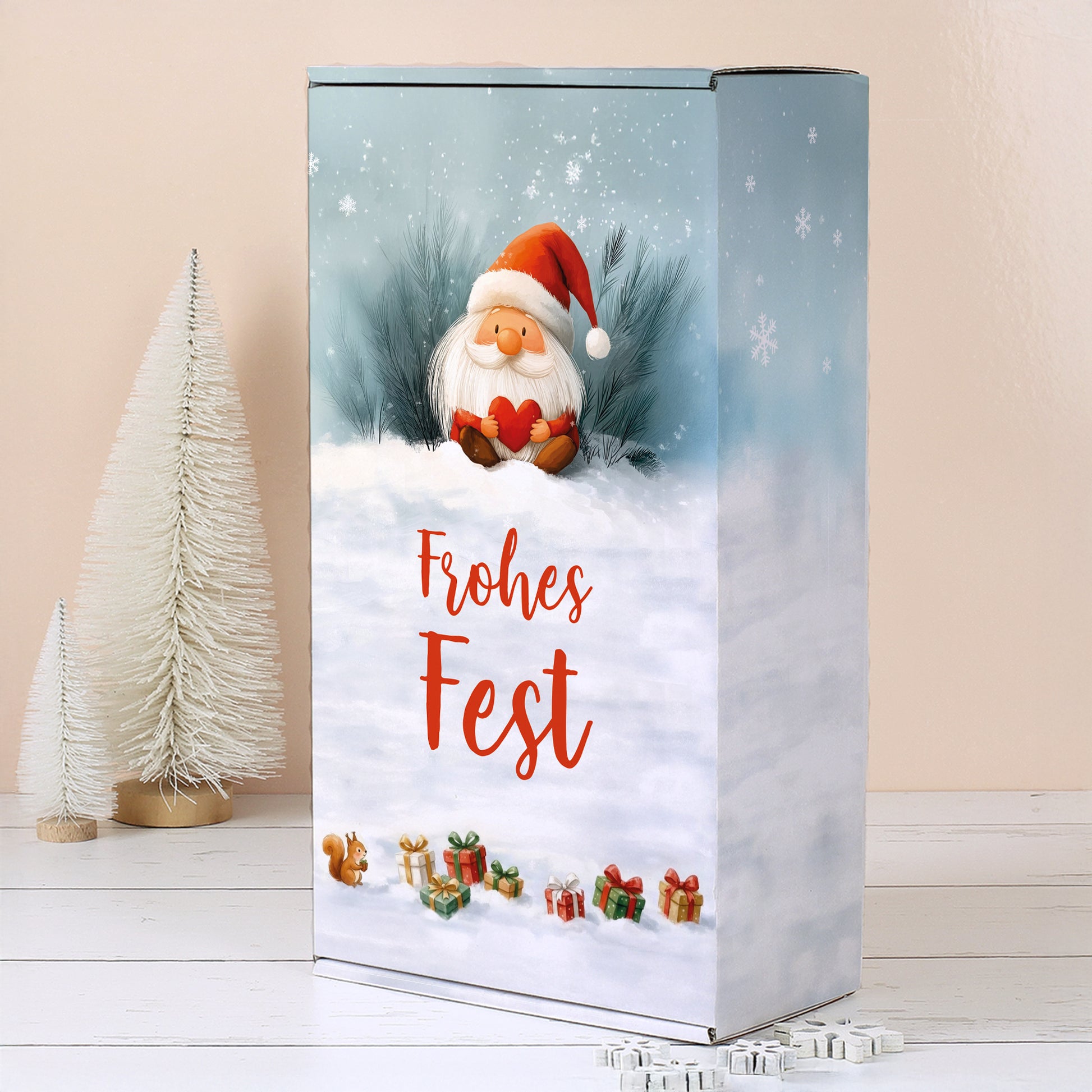 Seitliche Ansicht der Geschenkbox mit Wichtelmotiv und winterlichem Hintergrund