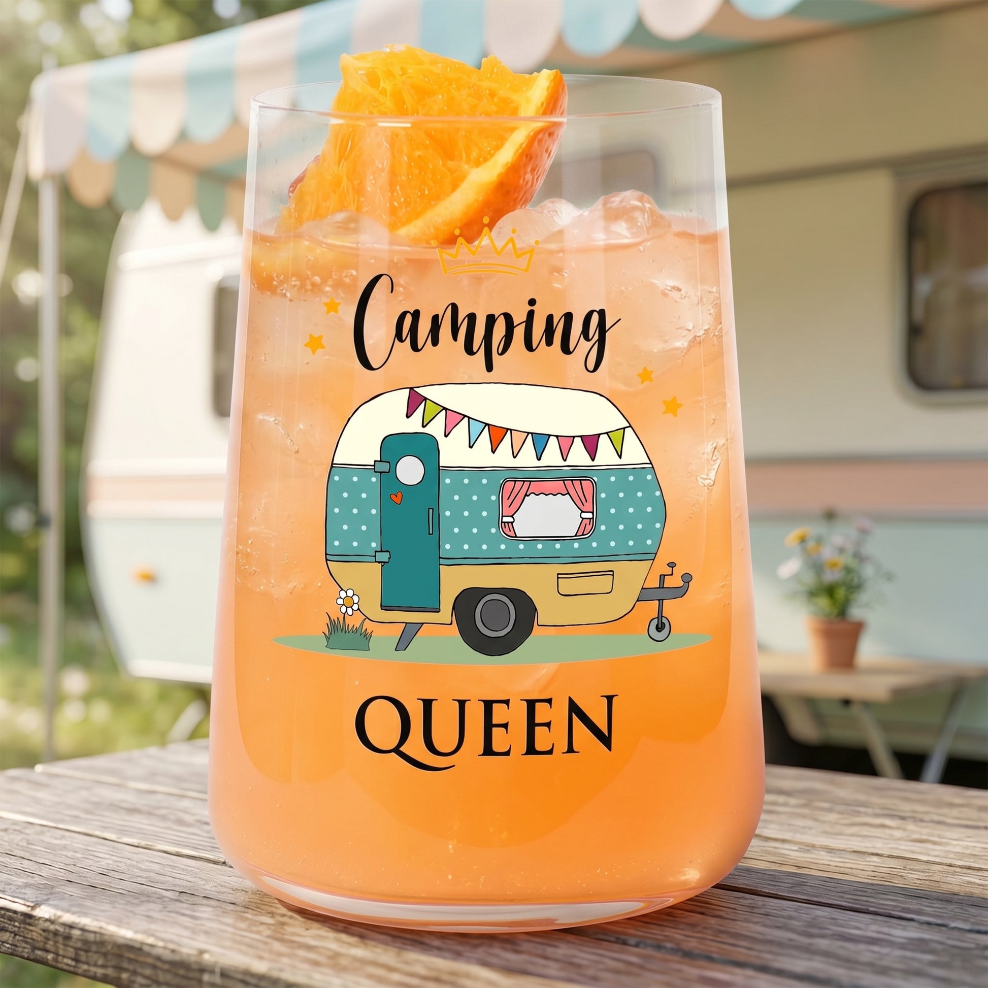 Trinkglas als Geschenk für Camperinnen & Camping Urlaub | Camping Queen mit Wohnwagen