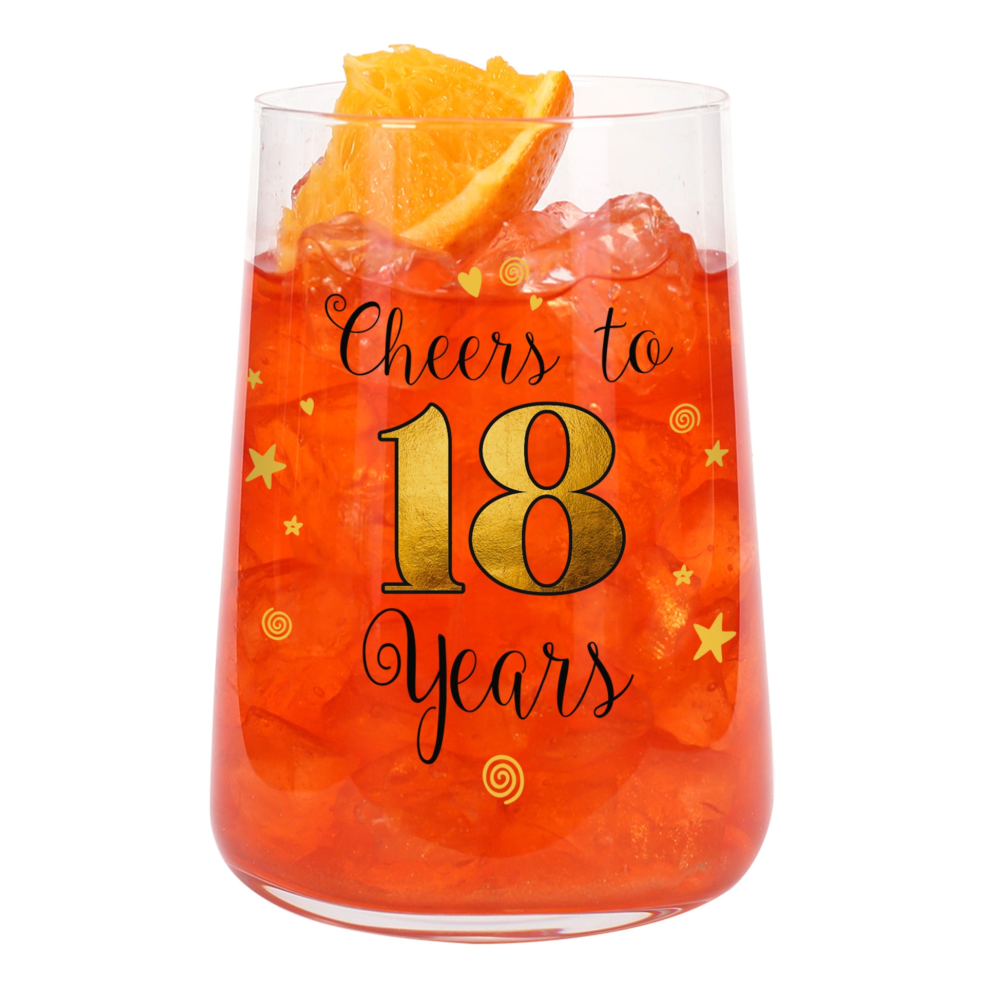 Cocktailglas mit Cheers to 18 Years Aufdruck, orangefarbenem Getränk und Orangenscheibe