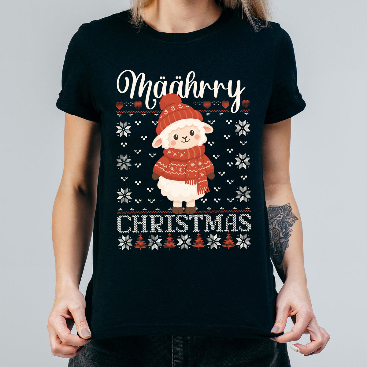 Damen T-Shirt mit Schaf Motiv, Schneeflocken und Tannenbäumen im Ugly Christmas Design