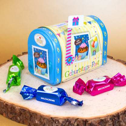 Mailbox Geburtstagspost aus Blech mit bunter Vollmilchschokolade als Geburtstagsgeschenk