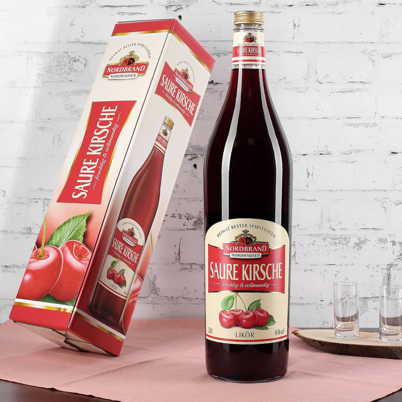 Kirschlikör in der 3 Liter Doppelmagnumflasche – geschenke-online.de Kirschlikör in der 3 Liter Doppelmagnumflasche – geschenke-online.de