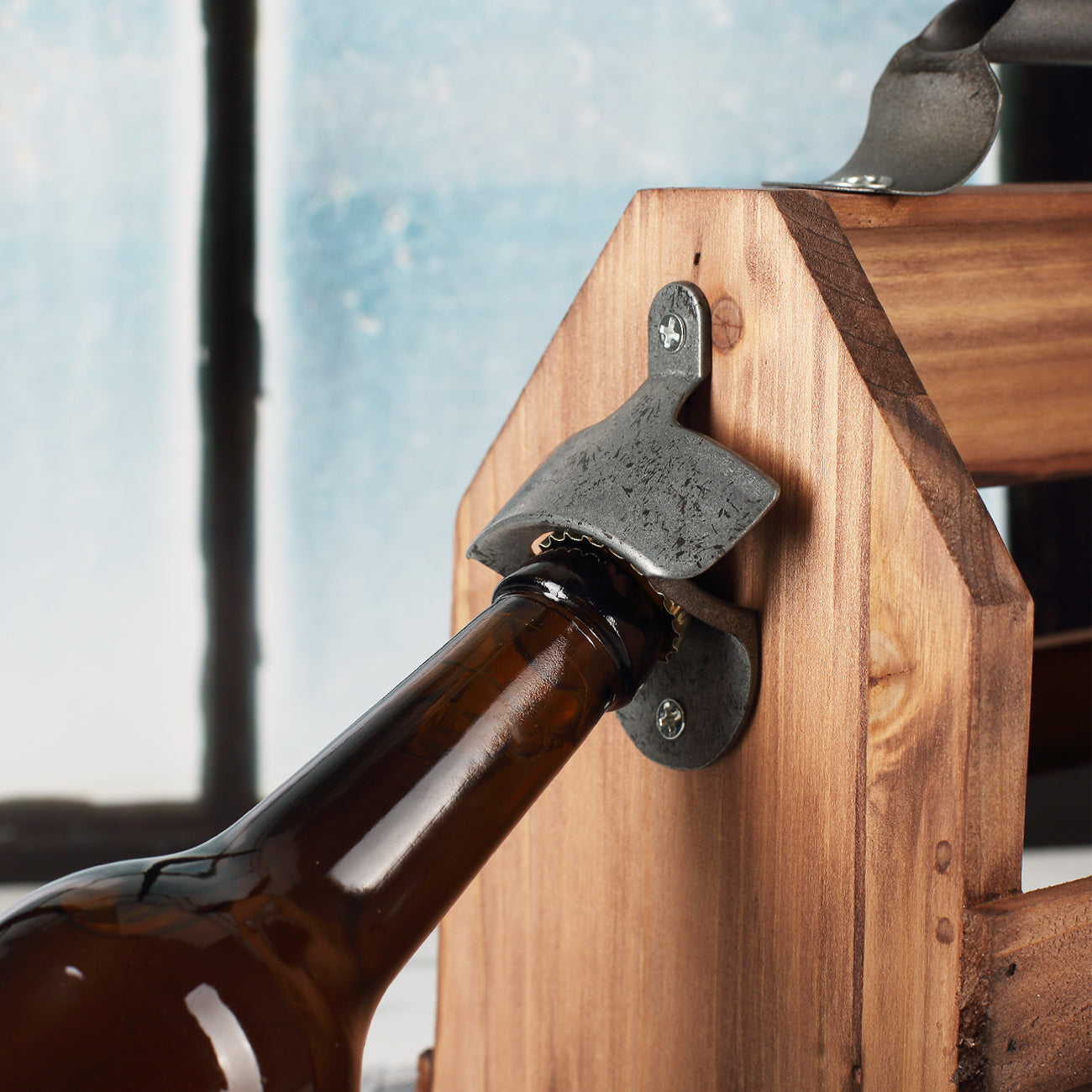 Holz-Bierträger mit Metall-Flaschenöffner