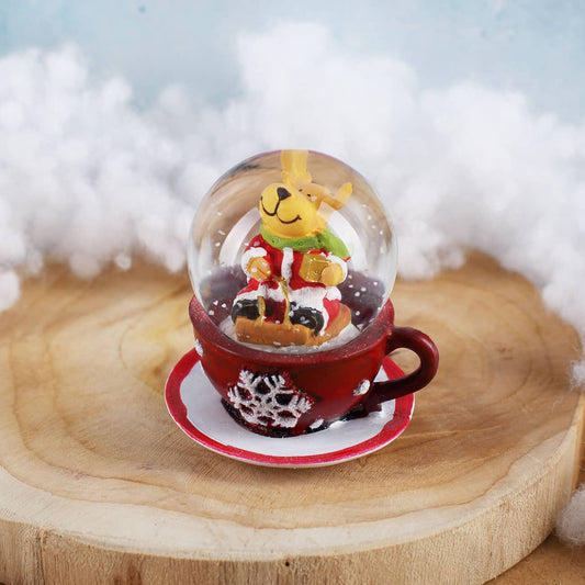 Schneekugel Rentier auf roter Tasse