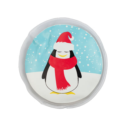 Freigestellter Pinguin-Handwärmer auf weißem Hintergrund