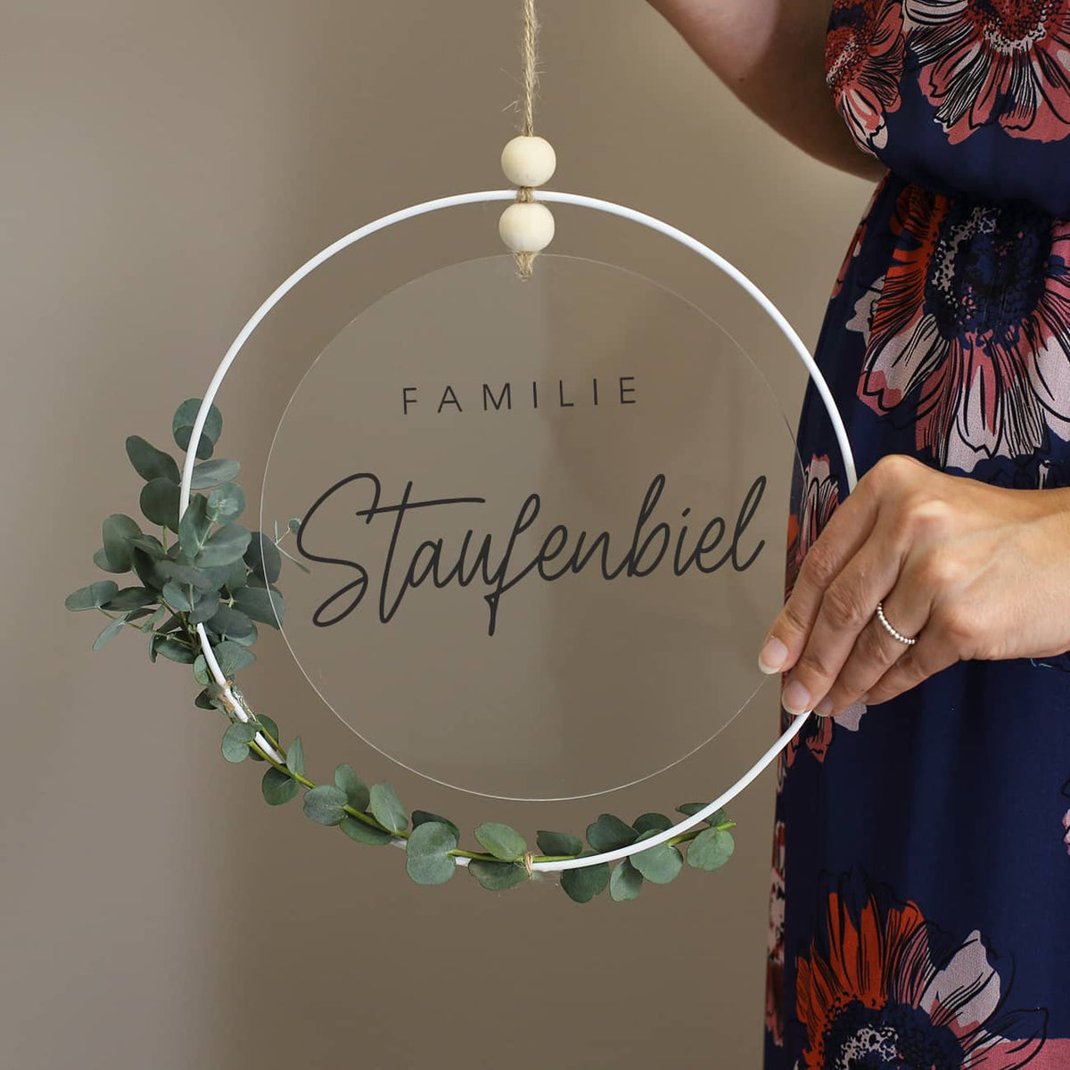 Personalisiertes Acrylschild im Metallrahmen – DIY Türschild