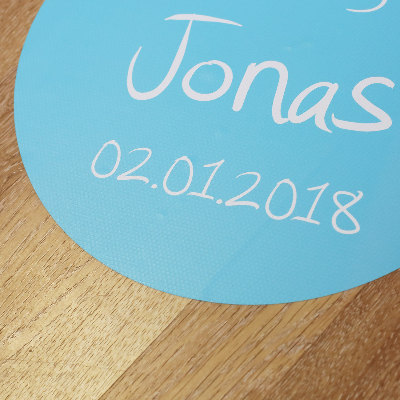 XL Fußbodenaufkleber 30x57cm zur Geburt - Es ist ein Junge - mit Name und Datum