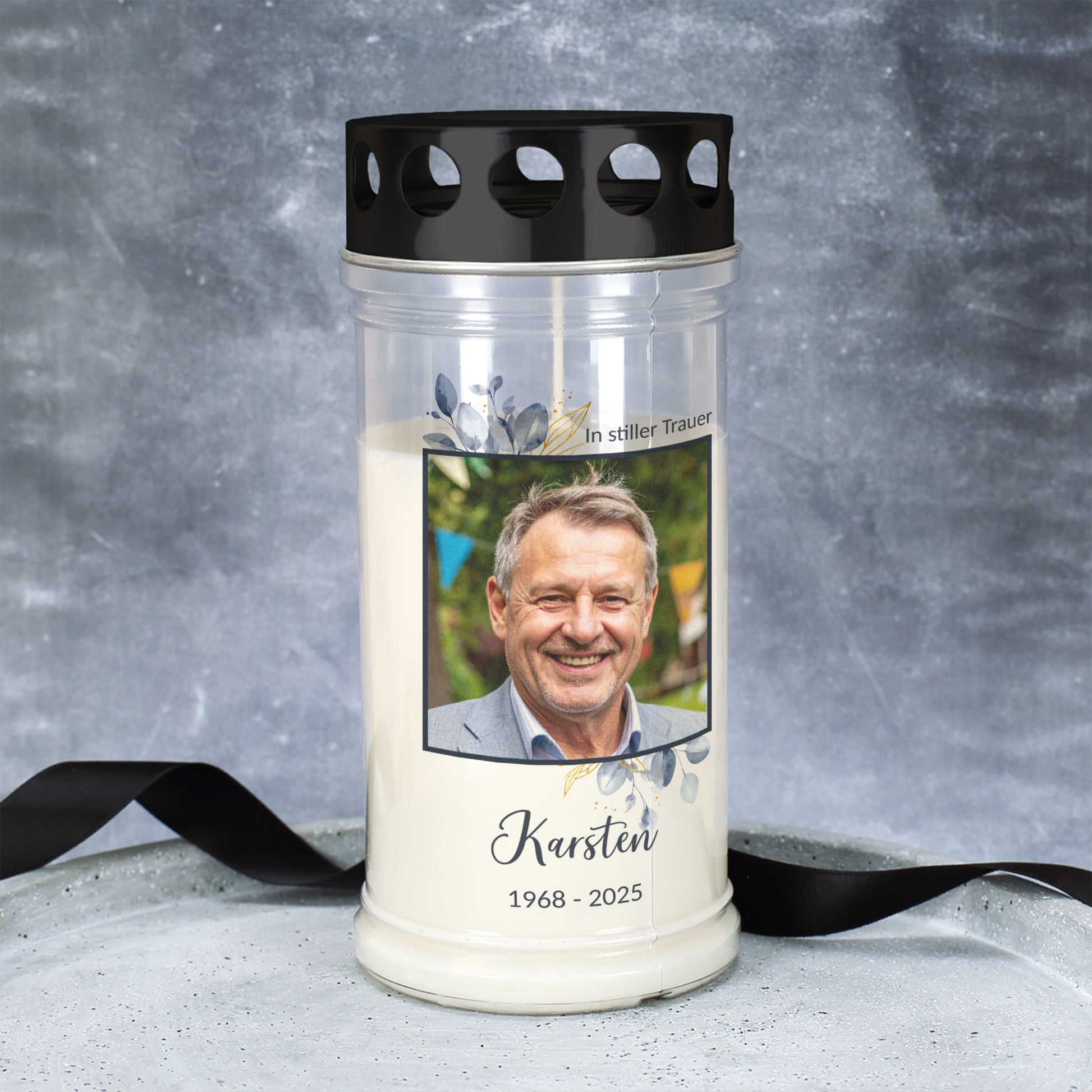 Personalisiertes Grablicht mit Foto, Name und Datum im Blätter-Motiv