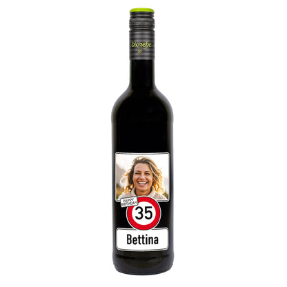 Biorebe Wein zum Geburtstag personalisiert mit Name, Foto & Alter | Verkehrsschild Design