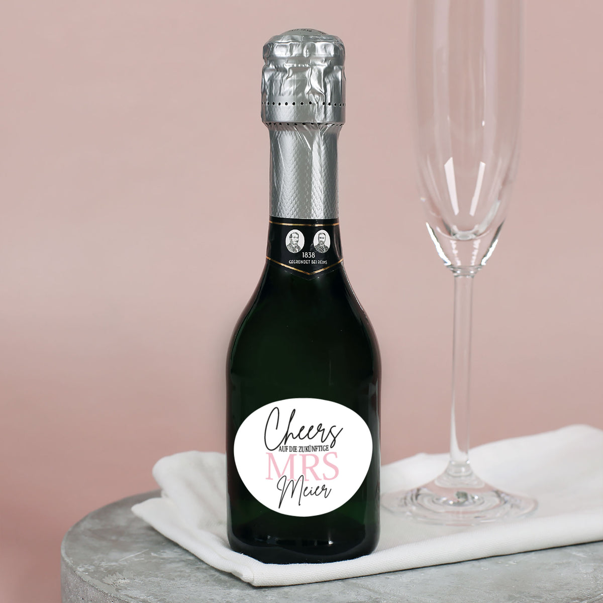 Personalisierte Mini-Sektflasche – „Cheers auf die zukünftige Mrs“ –