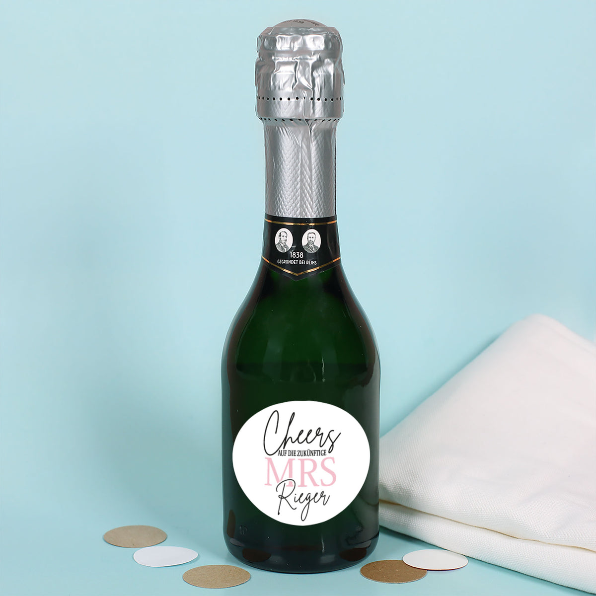 Personalisierte Mini-Sektflasche – „Cheers auf die zukünftige Mrs“ –