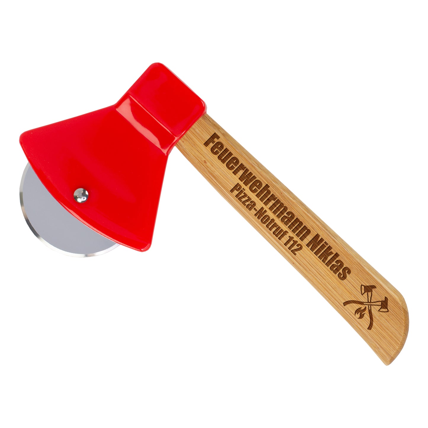 Freigestellter Feuerwehr Pizzaschneider Axt mit Gravur auf Bambusgriff