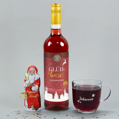 Alkoholfreier Glühpunsch mit Schoko-Weihnachtsmann und personalisiertem Teeglas mit Name Johanna als Weihnachtsgeschenk