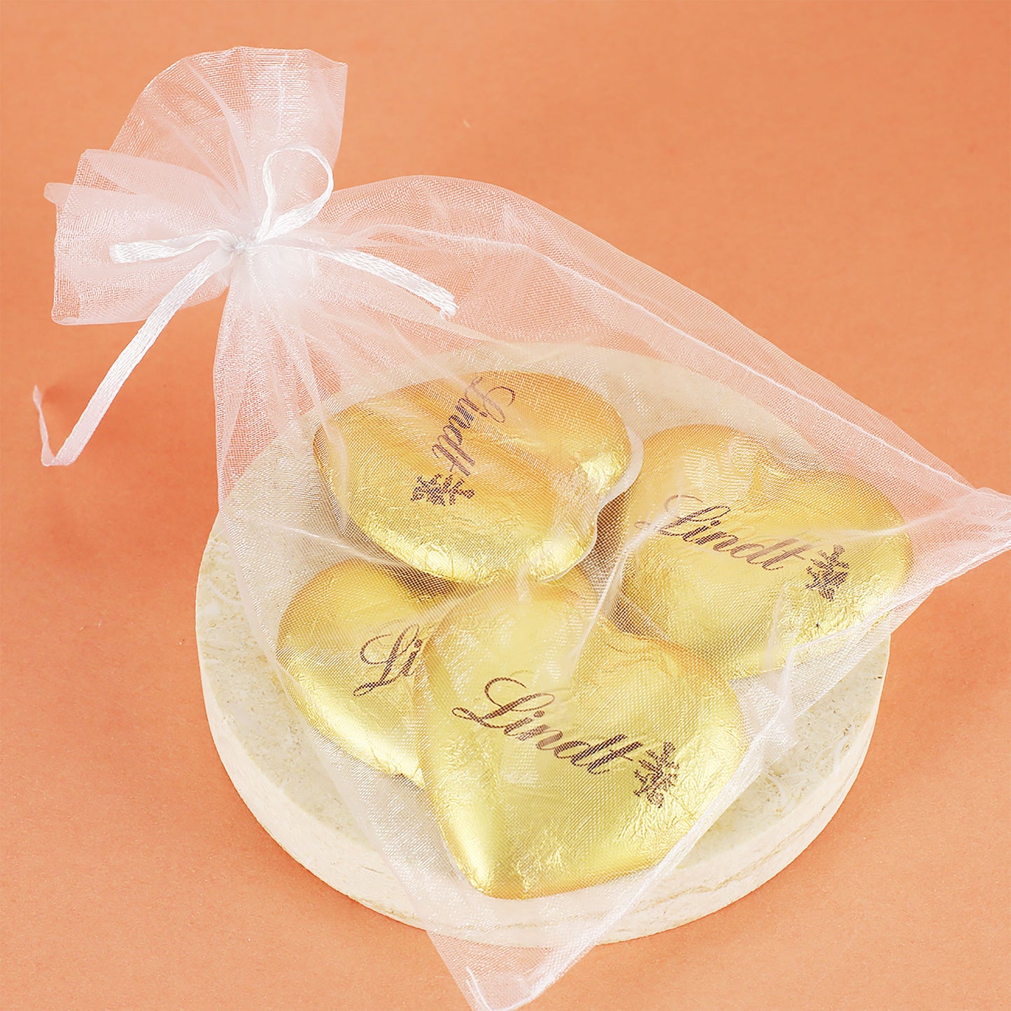 4 Stück große Lindt Schokoladenherzen als kleine Beigabe für Geschenke ca. 80 g