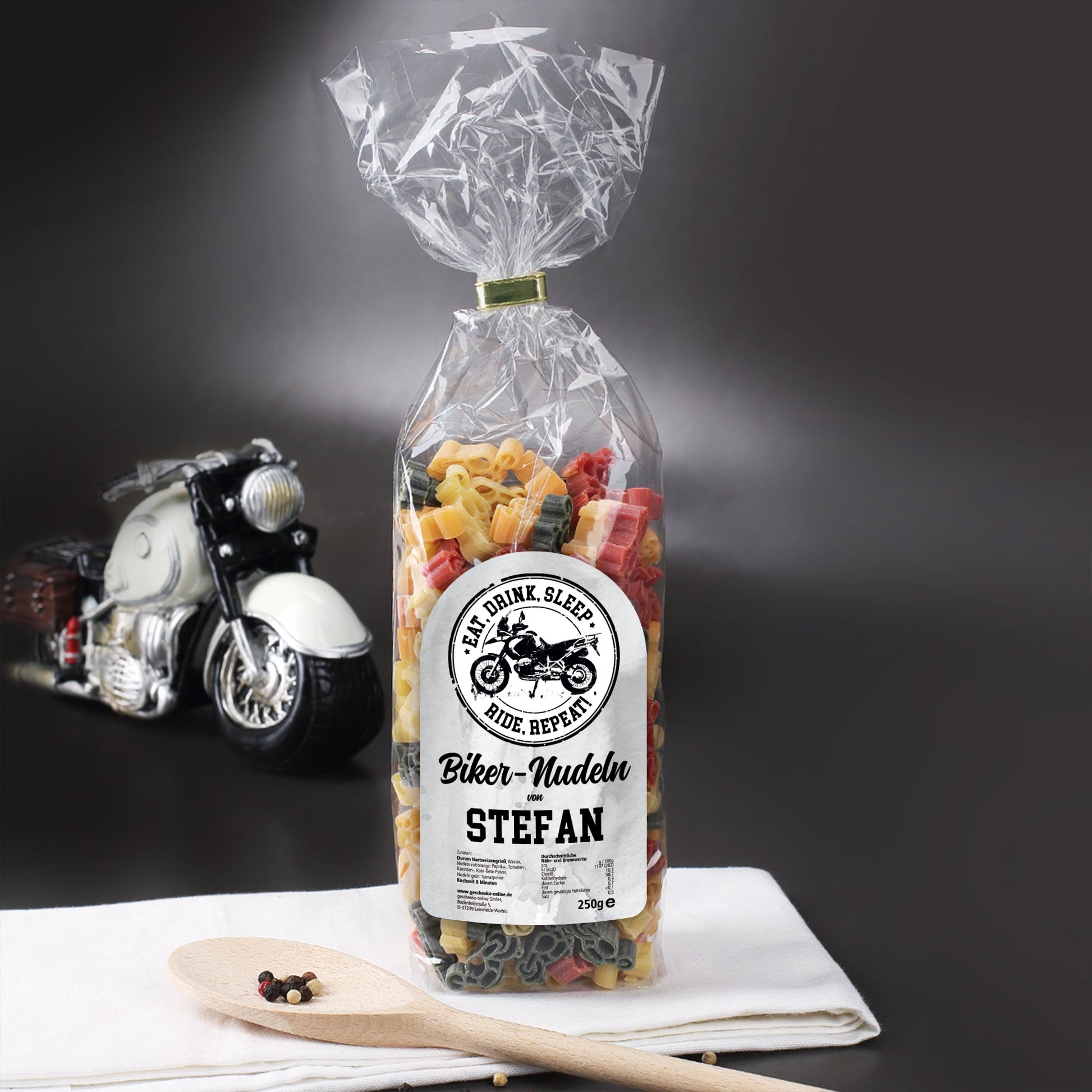 Motorrad-Nudeln mit personalisiertem Etikett im Biker-Design – Geschenkidee für Motorradfans und Hobbyköche