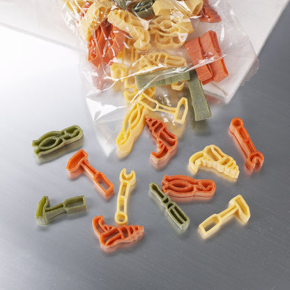 Werkzeugnudeln in verschiedenen Farben als originelles Geschenk für Handwerker