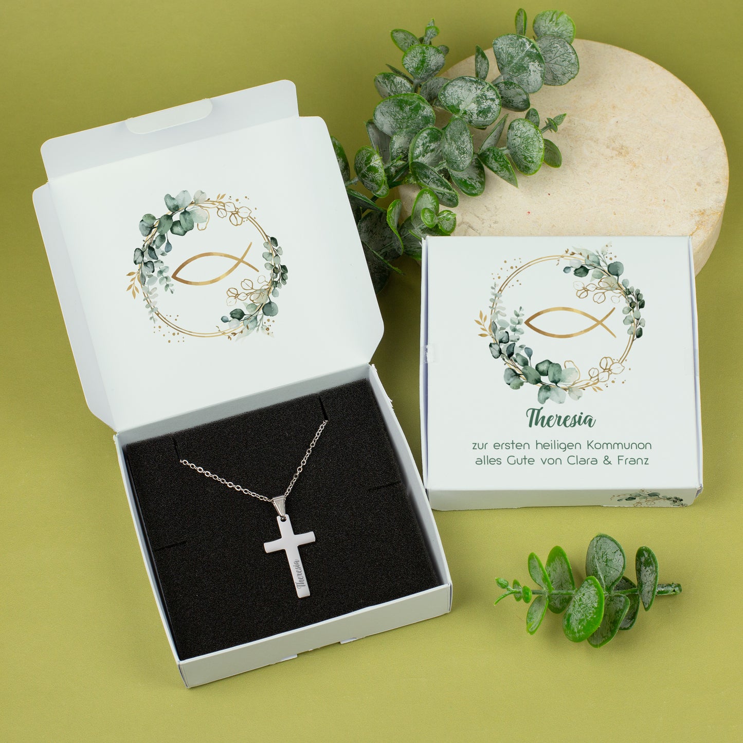 Kreuzkette mit Namensgravur in personalisierter Geschenkbox zur Kommunion