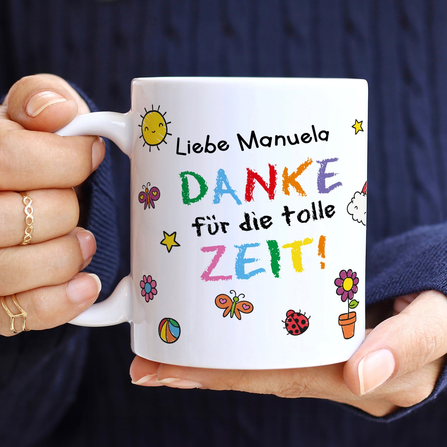 Keramiktasse mit buntem Danke für die tolle Zeit Motiv und Personalisierung für Erzieherin oder Lehrerin
