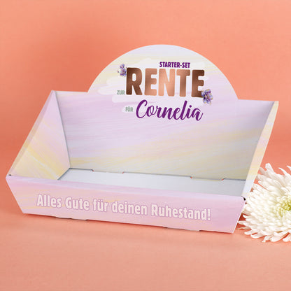 Personalisierter leerer Geschenkkorb zur Rente mit Name Cornelia und Aufschrift „Alles Gute für deinen Ruhestand“