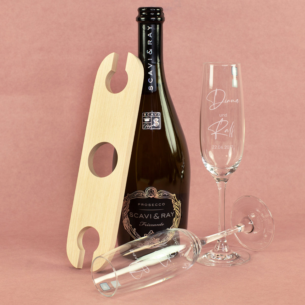 Gravur mit Namen und Hochzeitsdatum auf Leonardo Glas
