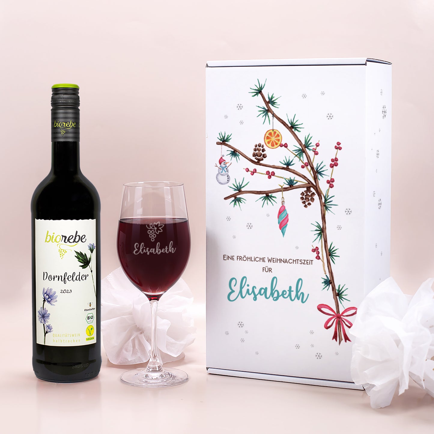 Geschenkset mit Biorebe Dornfelder Rotwein, graviertem Weinglas mit Name Elisabeth und weihnachtlicher Geschenkbox mit Tannenzweig
