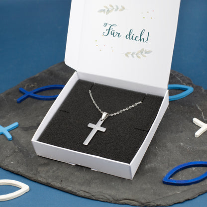 Silberne Halskette mit Kreuz Anhänger und Name graviert zu Kommunion
