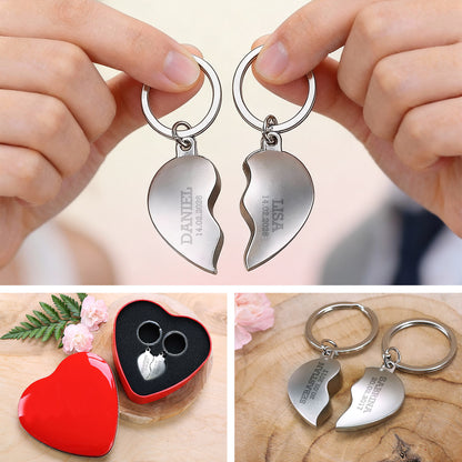 Rote Herzschachtel mit Schlüsselanhänger