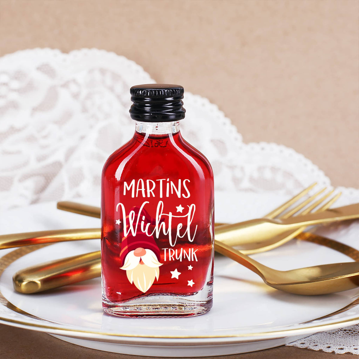 Personalisiertes Schnapsfläschchen „Wichteltrunk“ – Weihnachtsgeschenk mit Wunschname –
