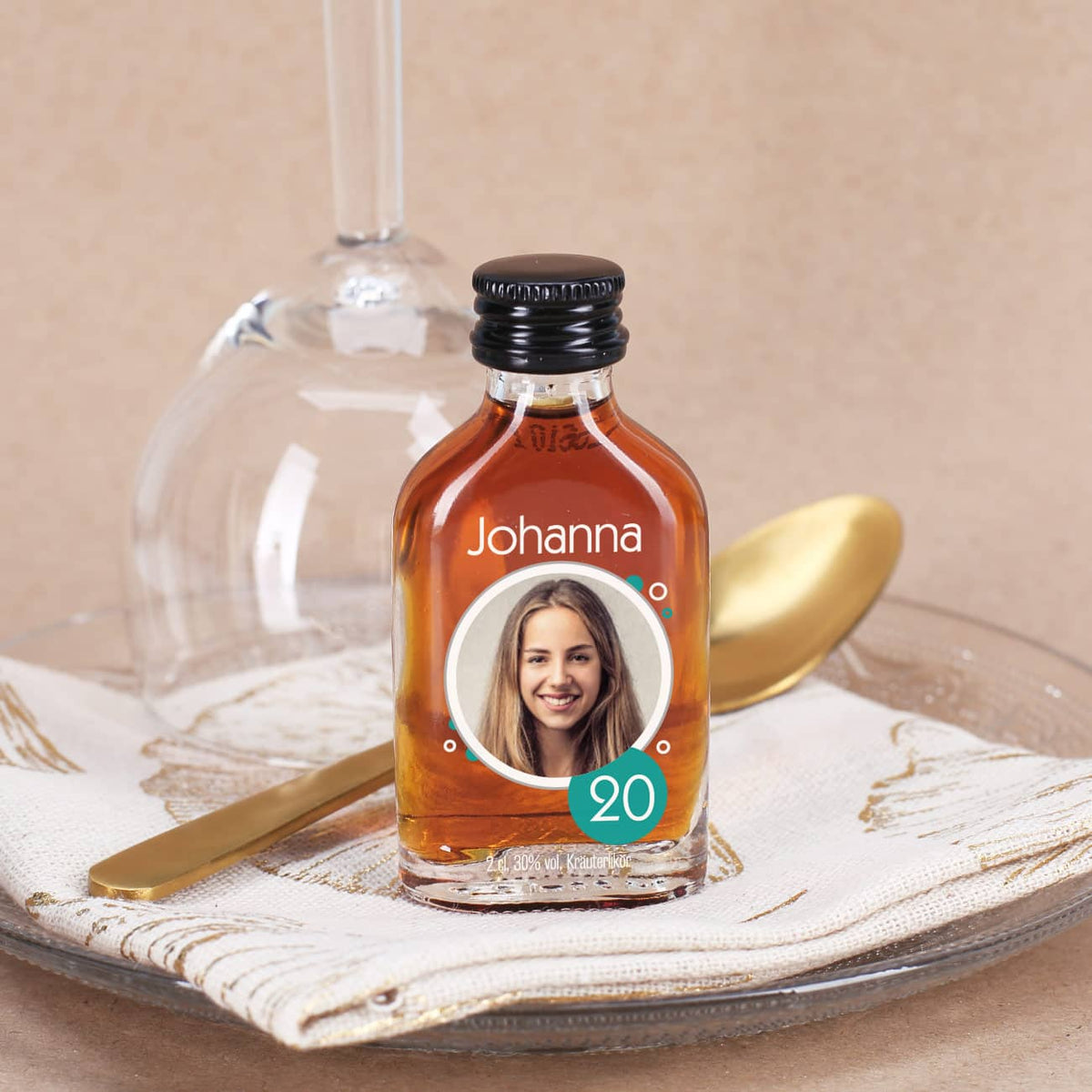 Kleiner Schnaps zum Geburtstag mit Ihrem Foto, Name und Jahreszahl per –