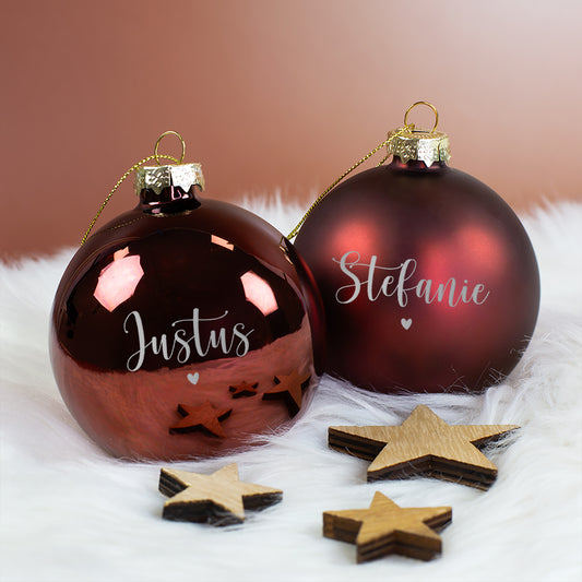 Weihnachtskugel mit Ihrem Wunschnamen und kleinem Herzchen graviert