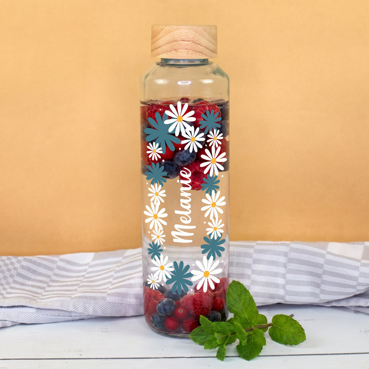 Personalisierte Trinkflasche aus Glas mit Blumen Motiv für Frauen –
