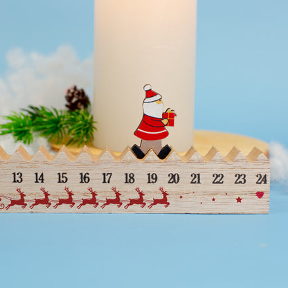 Detailansicht des Walking-Santa-Adventskalenders mit Weihnachtsmann zwischen den Tagen 18 und 19 sowie Rentiermotiv bis Tag 24