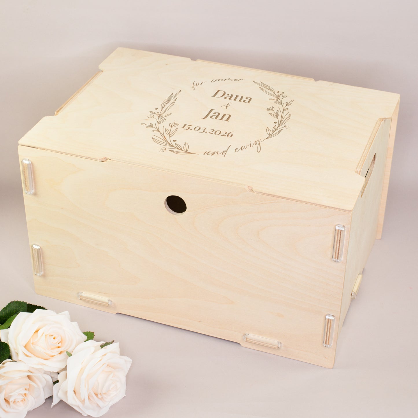 clipfritz® Holzbox zur Hochzeit mit floralem Kranz und individueller Gravur