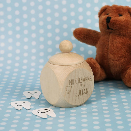 Kleine Holzdose für Milchzähne mit Gravur