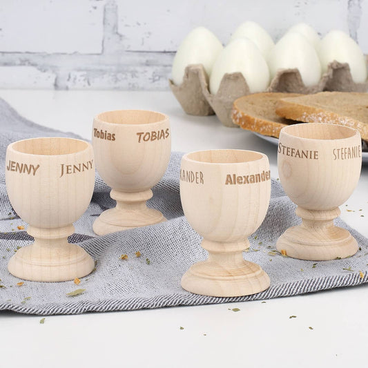 Eierbecher mit Ihren Namen in verschiedenen Schriftarten