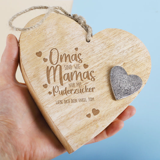 Personalisiertes Oma Herz aus Holz mit Lasergravur, Wunschtext und silberfarbenem Metallherz