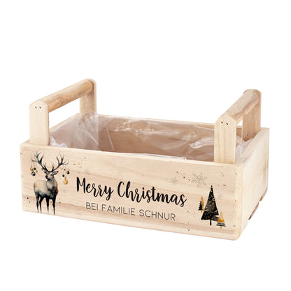 Weihnachtskorb aus Holz mit Hirschmotiv und Wunschtext, freigestellt