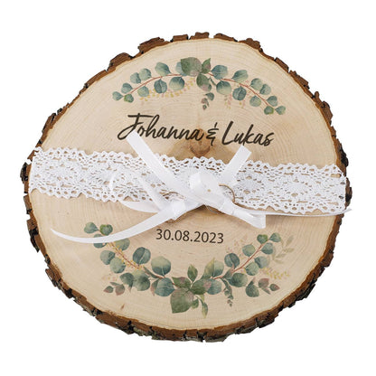 Persönliches Ringkissen aus Holz zur Hochzeit mit Spitzenborte, Eukalyptus und Ihren Wunschangaben gestaltet